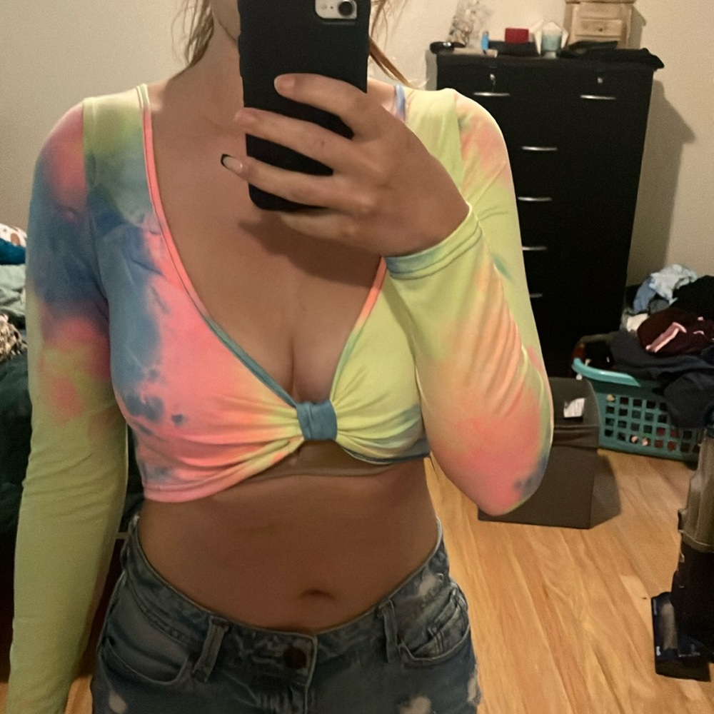 Multicolor Tie-Dye Long Sleeve Crop Top